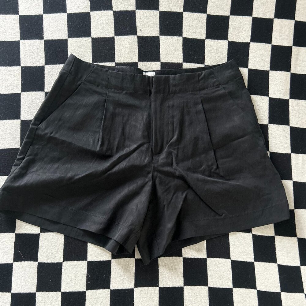 Gap 5in Soft Suit Short